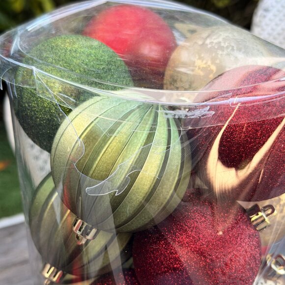 Lot of 70 Shatterproof Green Gold Red Ball ORNAMENTS Christmas Tree Glitter NEW - Picture 8 of 9